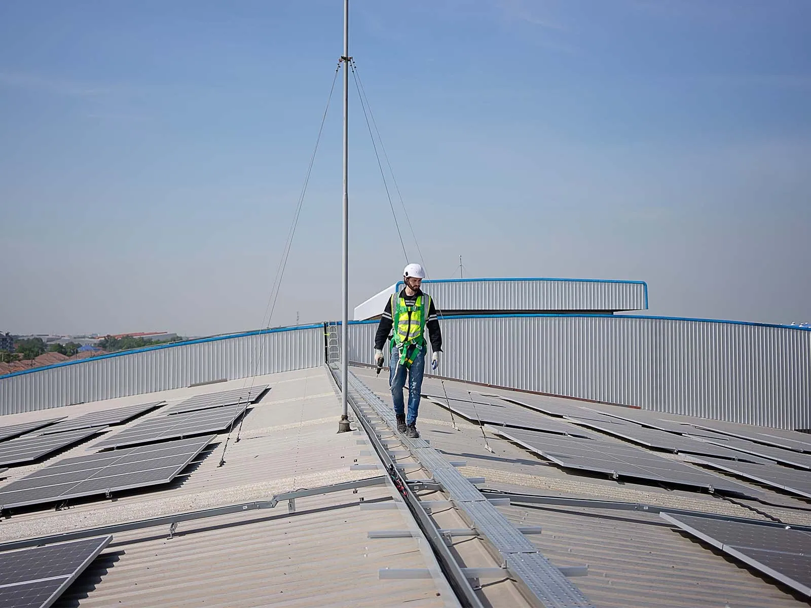 Fall protection solutions supporting safe access in the energy and utilities sector
